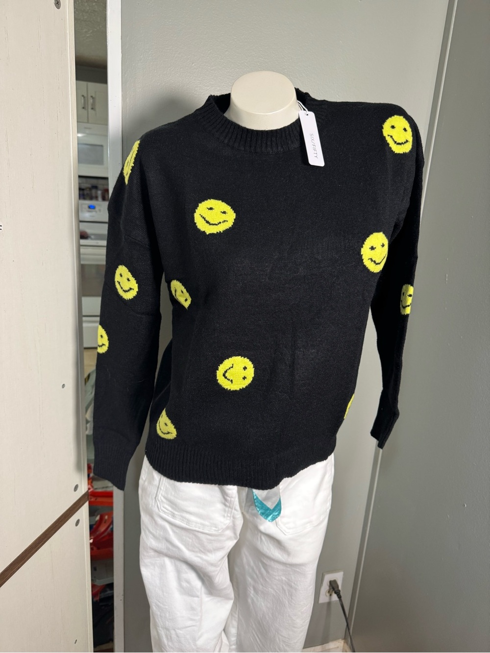 NWT SIX/FIFTY Black Smile Emoji Crewneck Sweater